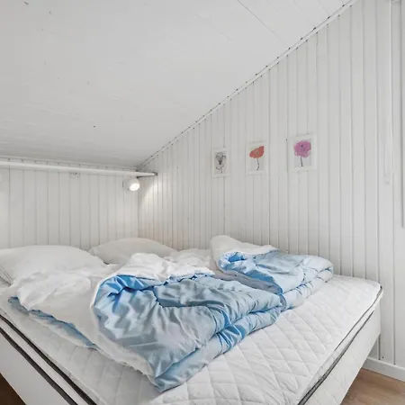 Holiday home Gorgeous In With Kitchen Hejls