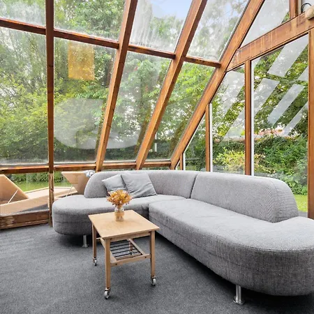 Gorgeous In With Kitchen Holiday home *