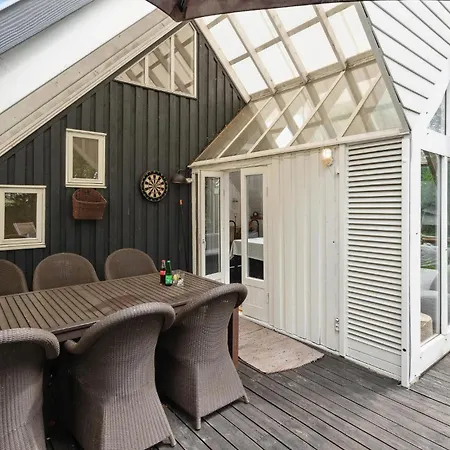 Holiday home Gorgeous In With Kitchen